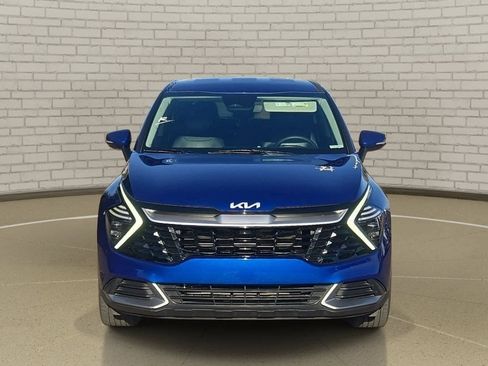 Used 2025 Kia Sportage EX FWD image 2