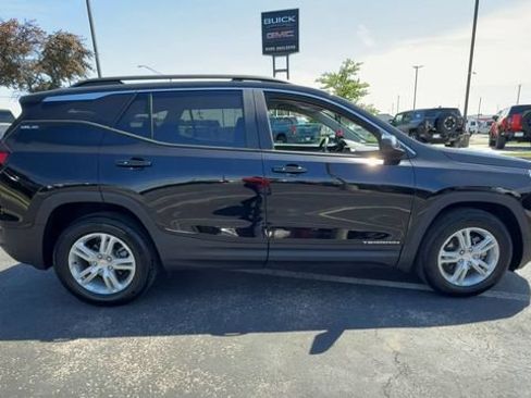 Used 2023 GMC Terrain SLE w/ Driver Convenience Package FWD image 9