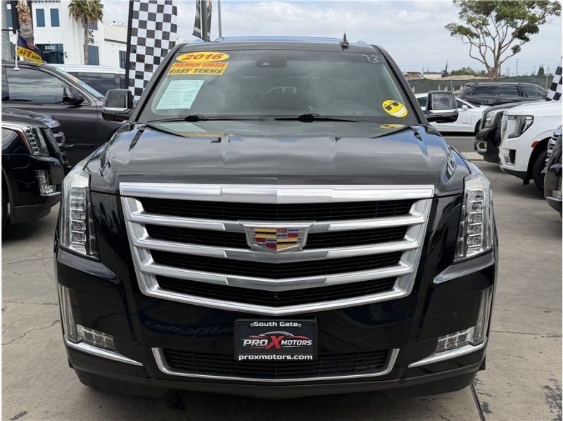 Used 2016 Cadillac Escalade ESV Luxury AWD/4WD image 2