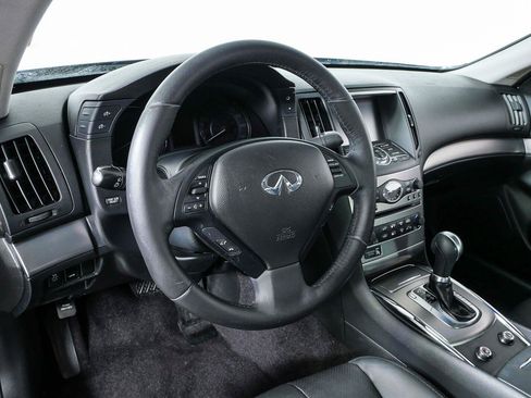 Used 2015 INFINITI Q40 w/ Moonroof Package RWD image 4