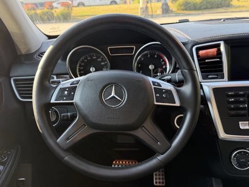 Used 2015 Mercedes-Benz GL 450 4MATIC image 13