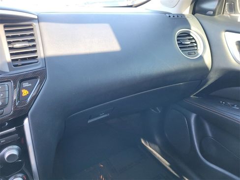 Used 2020 Nissan Pathfinder SL image 30