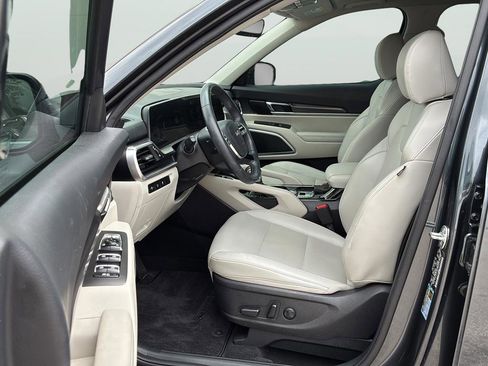 Used 2024 Kia Telluride S w/ S Sunroof Package FWD image 13