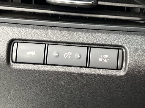 Used 2025 Nissan Altima 2.5 SV FWD image 42