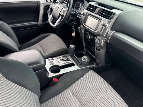 Used 2019 Toyota 4Runner SR5 AWD/4WD image 31