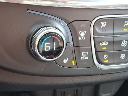 Certified 2020 Chevrolet Traverse LT w/ Driver Confidence II Package AWD/4WD image 19