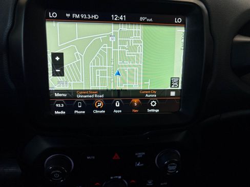 Used 2023 Jeep Renegade Latitude AWD/4WD image 18