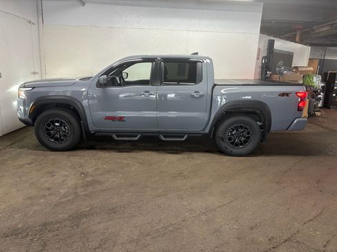 Used 2023 Nissan Frontier PRO-4X w/ Pro-4X Premium Package AWD/4WD image 6