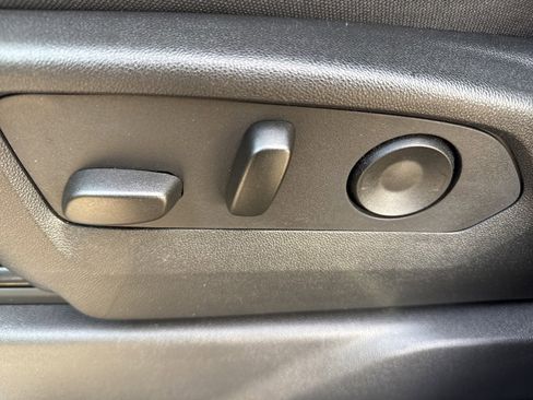 Used 2025 Chevrolet Silverado 1500 LT image 13