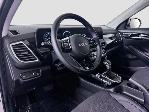 Used 2024 Kia Seltos S FWD image 23