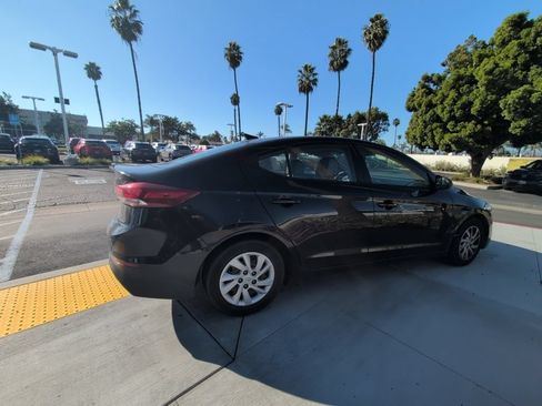 Used 2017 Hyundai Elantra SE FWD image 25