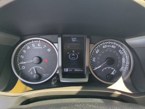 Used 2019 Toyota Tacoma Limited RWD image 33