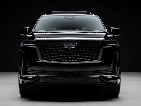 Used 2023 Cadillac Escalade ESV Premium Luxury w/ LPO, Floor Liner Package AWD/4WD image 8