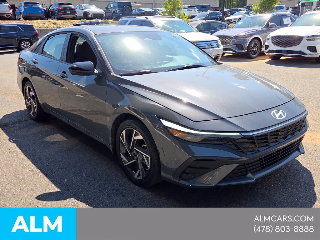 Certified 2025 Hyundai Elantra Sport FWD image 19