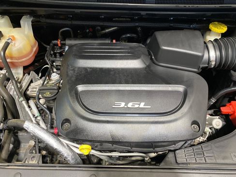 Used 2018 Chrysler Pacifica Touring-L w/ Premium Audio Group image 24