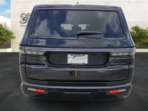 New 2026 Jeep Grand Wagoneer Limited w/ Convenience Group I AWD/4WD image 4
