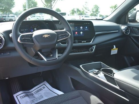 New 2027 Chevrolet Equinox LT FWD image 17