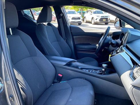 Used 2018 Toyota C-HR XLE FWD image 8