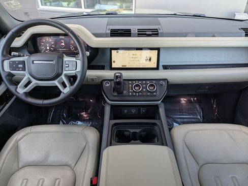 Used 2020 Land Rover Defender 110 HSE image 25