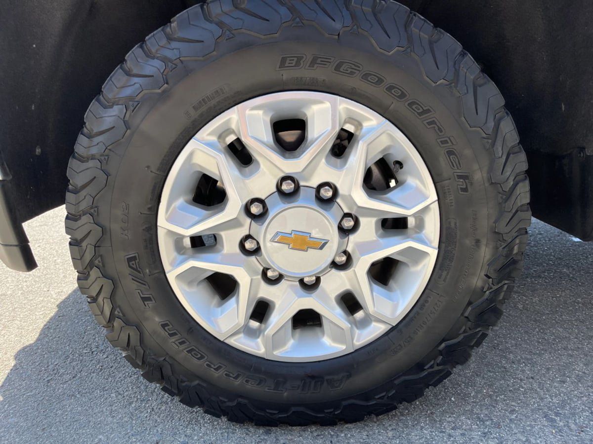 Used 2022 Chevrolet Silverado 2500 LTZ w/ LTZ Plus Package AWD/4WD image 41