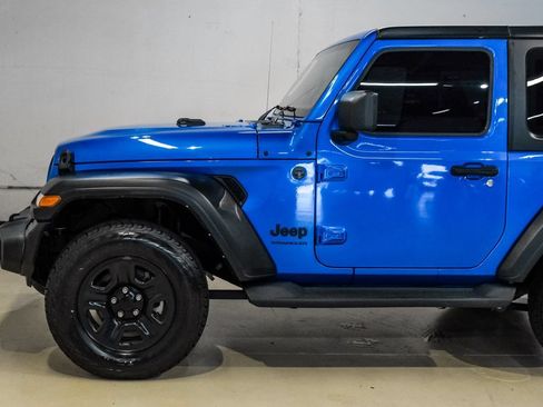 Used 2022 Jeep Wrangler Sport AWD/4WD image 16