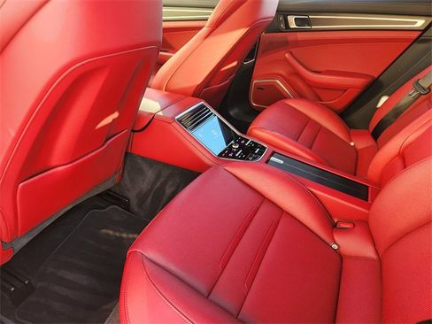 Used 2023 Porsche Panamera 4 Platinum Edition image 28