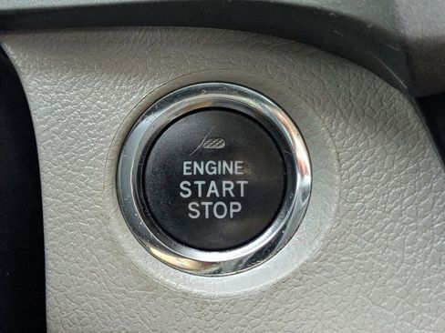 Used 2018 Toyota Sienna XLE Premium image 32