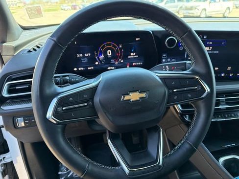 Used 2024 Chevrolet Traverse LT AWD/4WD image 28