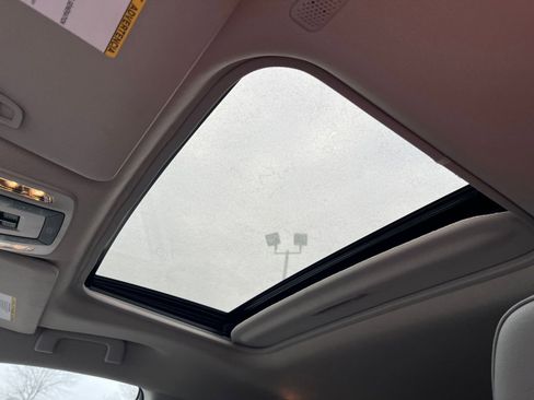 Used 2024 Toyota Sienna XLE image 25