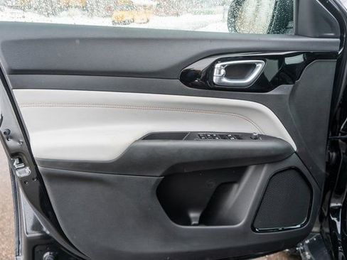 New 2026 Jeep Compass Limited image 13