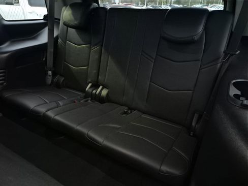 Certified 2020 Cadillac Escalade Premium Luxury AWD/4WD image 16
