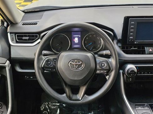 Used 2022 Toyota RAV4 LE image 19