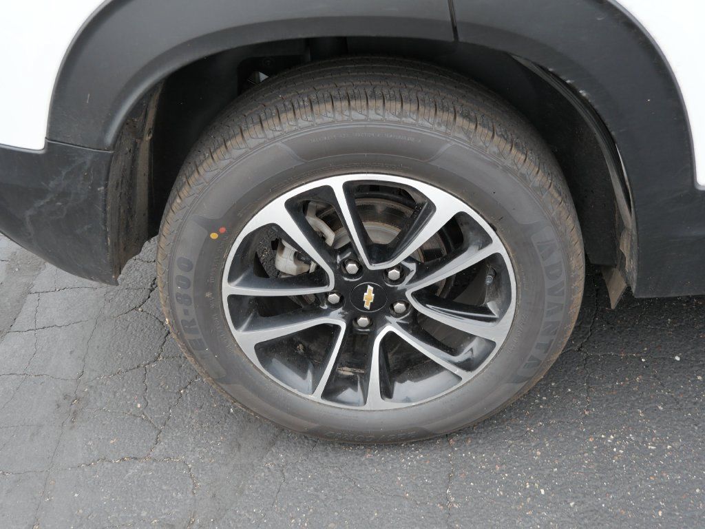 Used 2024 Chevrolet TrailBlazer LT w/ LT Cold Weather Package AWD/4WD image 9