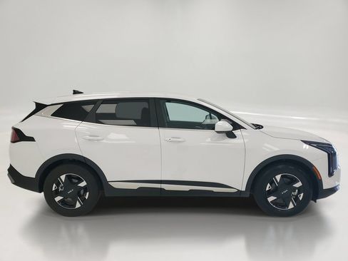 Used 2026 Kia Sportage LX FWD image 4