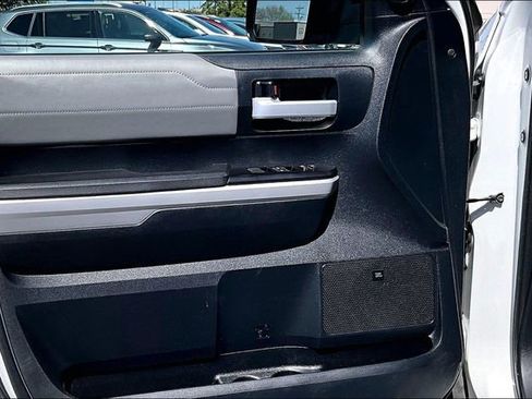 Used 2018 Toyota Tundra Limited w/ Limited Premium Package AWD/4WD image 17