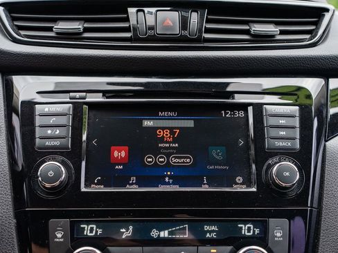 Used 2021 Nissan Rogue Sport SV FWD image 16