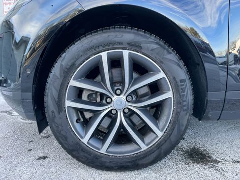 Certified 2025 Land Rover Range Rover Evoque S image 9