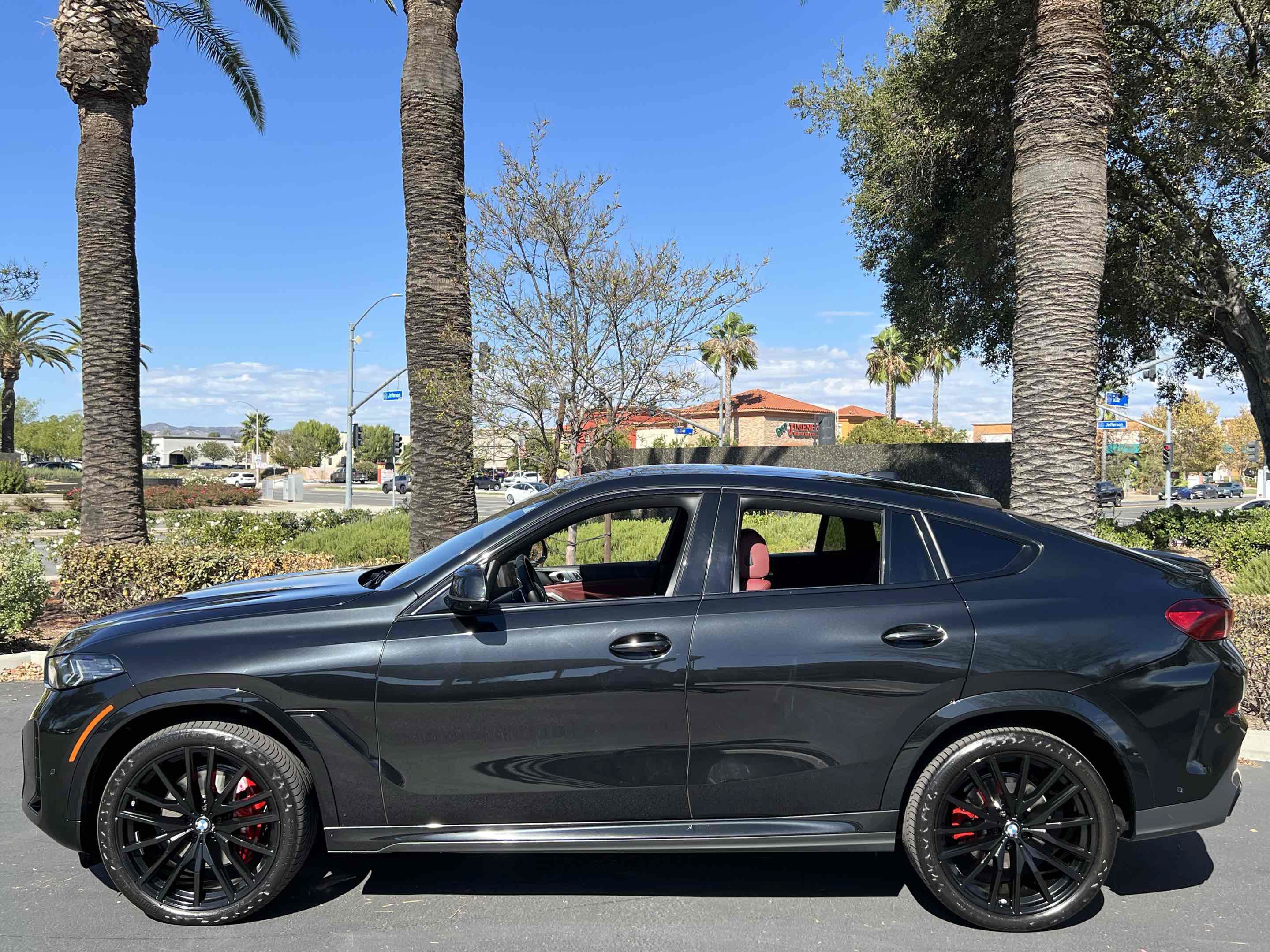 Used 2024 BMW X6 xDrive40i w/ Premium Package AWD/4WD image 18