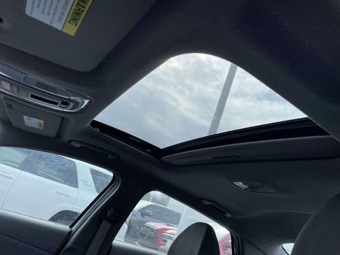 Used 2025 Hyundai Elantra SEL image 30