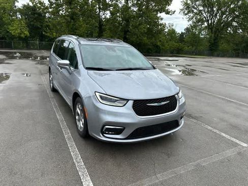 Used 2021 Chrysler Pacifica Limited FWD image 24