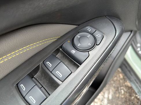 Used 2025 Chevrolet Trax ACTIV w/ Sunroof Package image 22