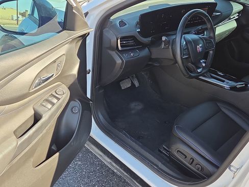 Used 2024 Buick Envista Sport Touring w/ Convenience I Package image 20