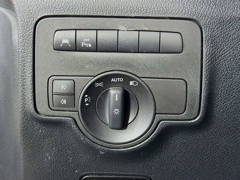 Used 2023 Mercedes-Benz Metris image 11