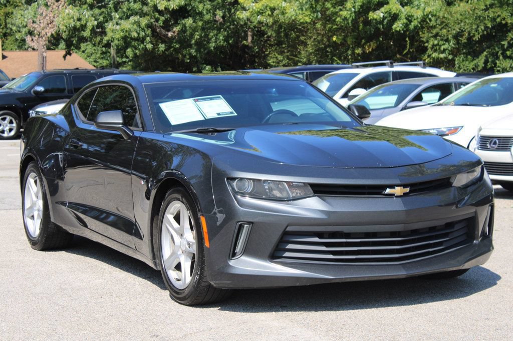 Used 2016 Chevrolet Camaro LT RWD image 1