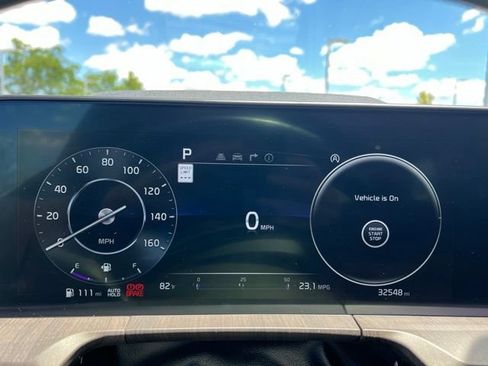 Used 2024 Kia Telluride SX Prestige w/ Towing Package AWD/4WD image 12