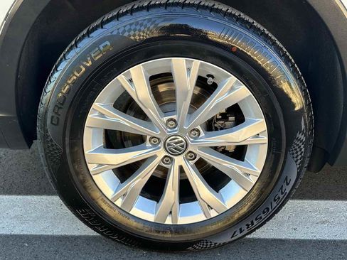 Used 2018 Volkswagen Tiguan S image 57