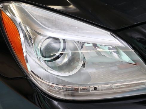 Used 2014 Mercedes-Benz SLK 250 w/ Premium Package image 12