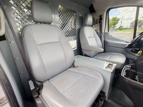 Used 2017 Ford Transit 250 130 Low Roof image 31