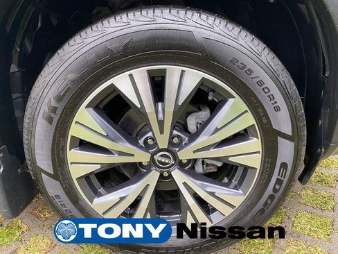 Used 2022 Nissan Rogue SV image 9