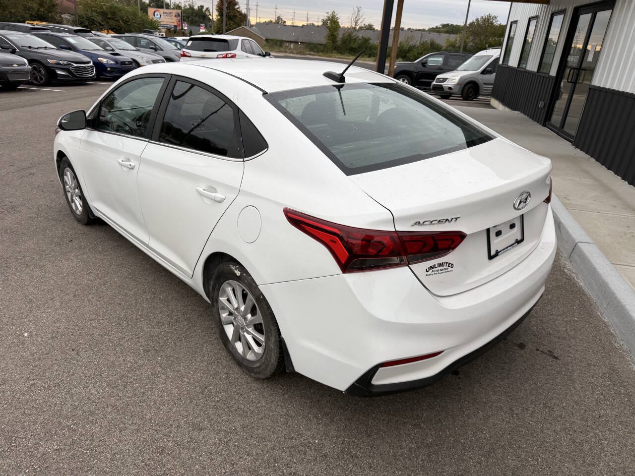 Used 2021 Hyundai Accent SEL FWD image 11